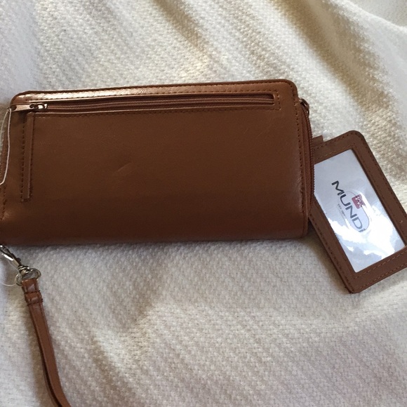 NWOT  Large Mundi wallet   Beige color🌷🌷🌷🌷 - Picture 3 of 5